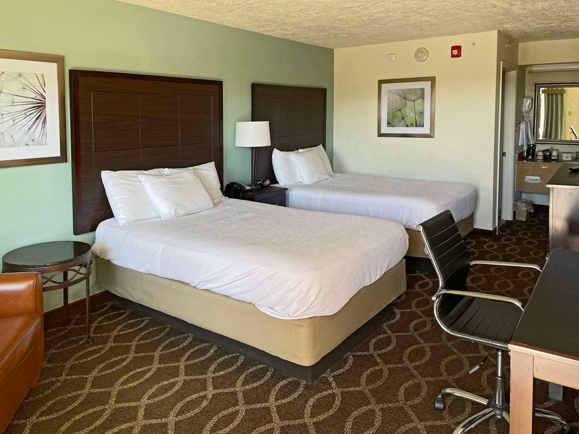Quality Inn Clinton North Buitenkant foto