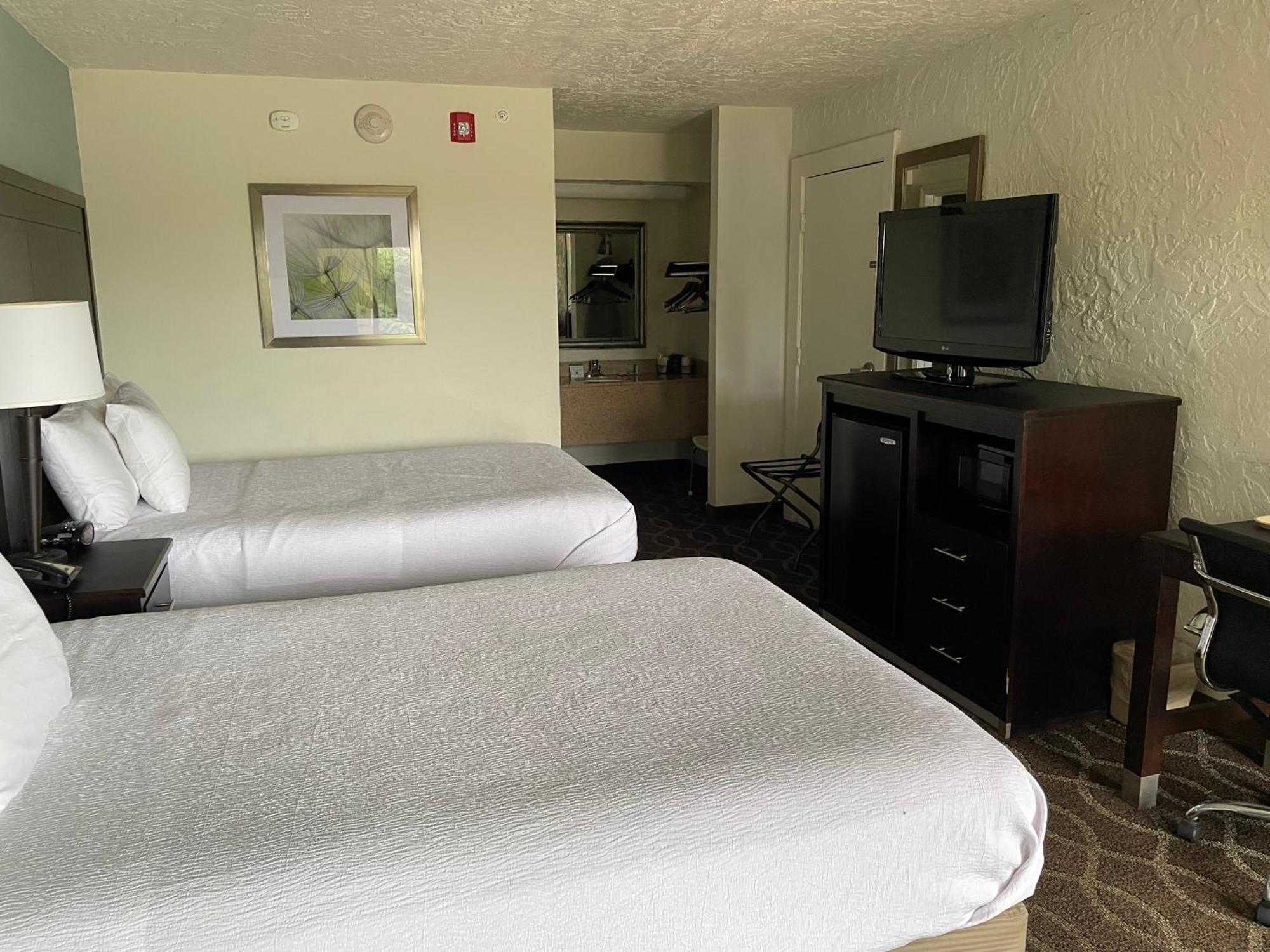 Quality Inn Clinton North Buitenkant foto