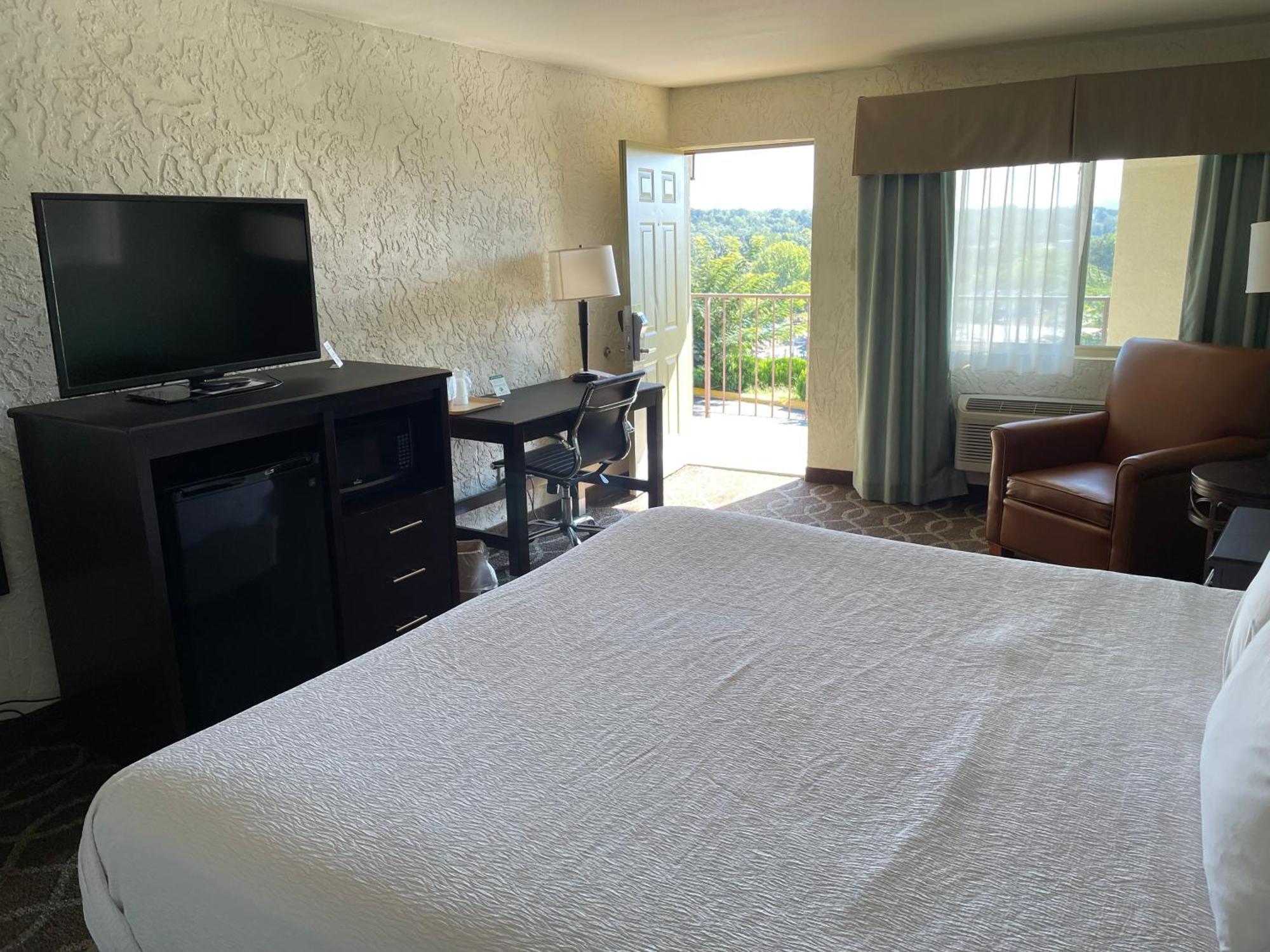 Quality Inn Clinton North Buitenkant foto
