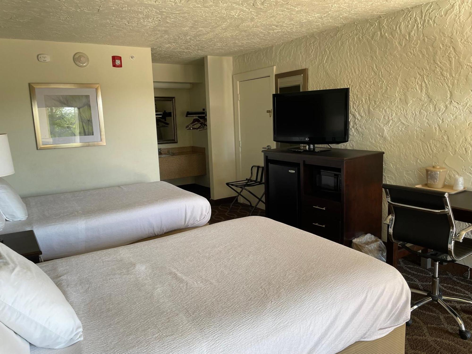 Quality Inn Clinton North Buitenkant foto