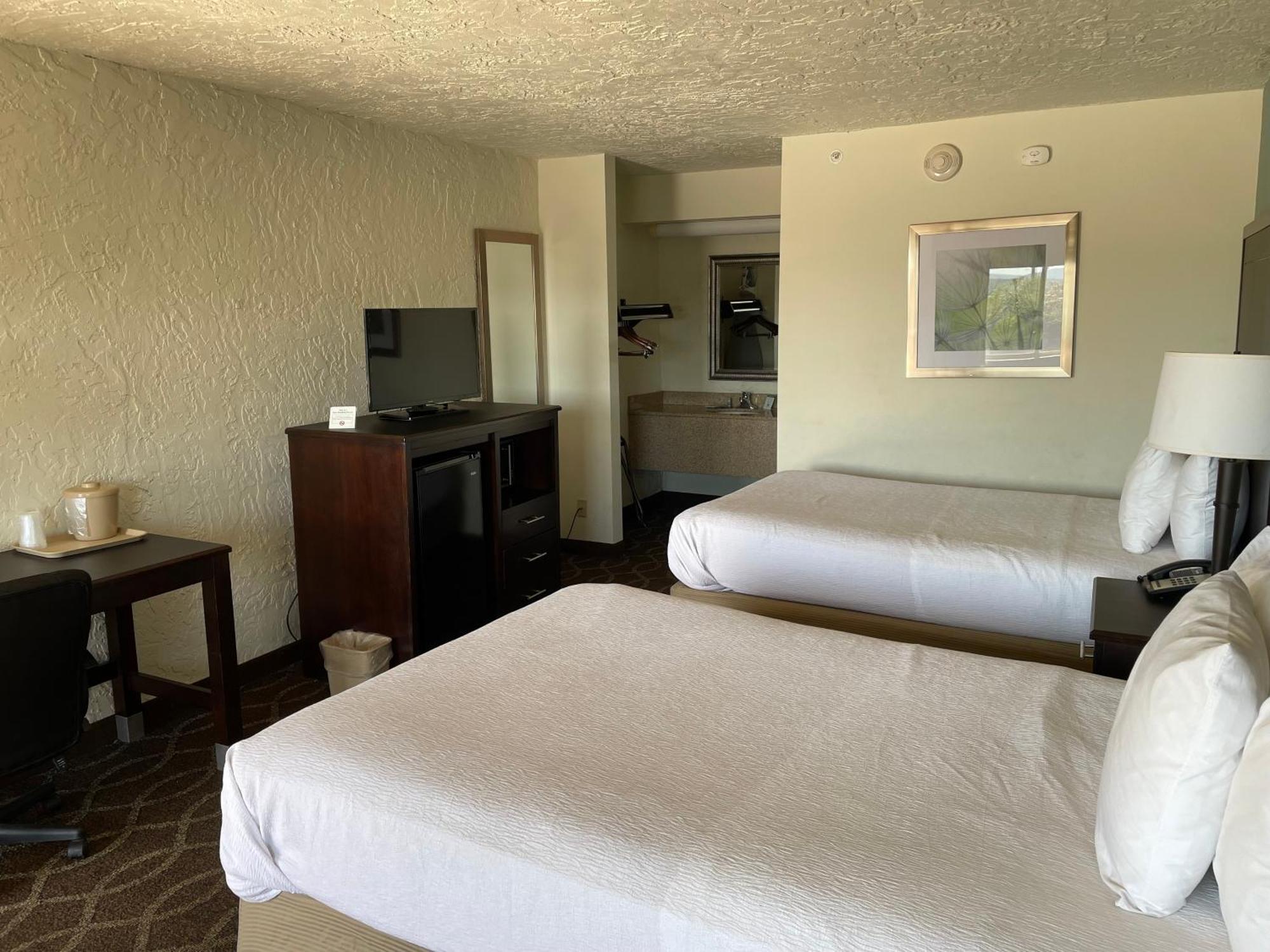 Quality Inn Clinton North Buitenkant foto