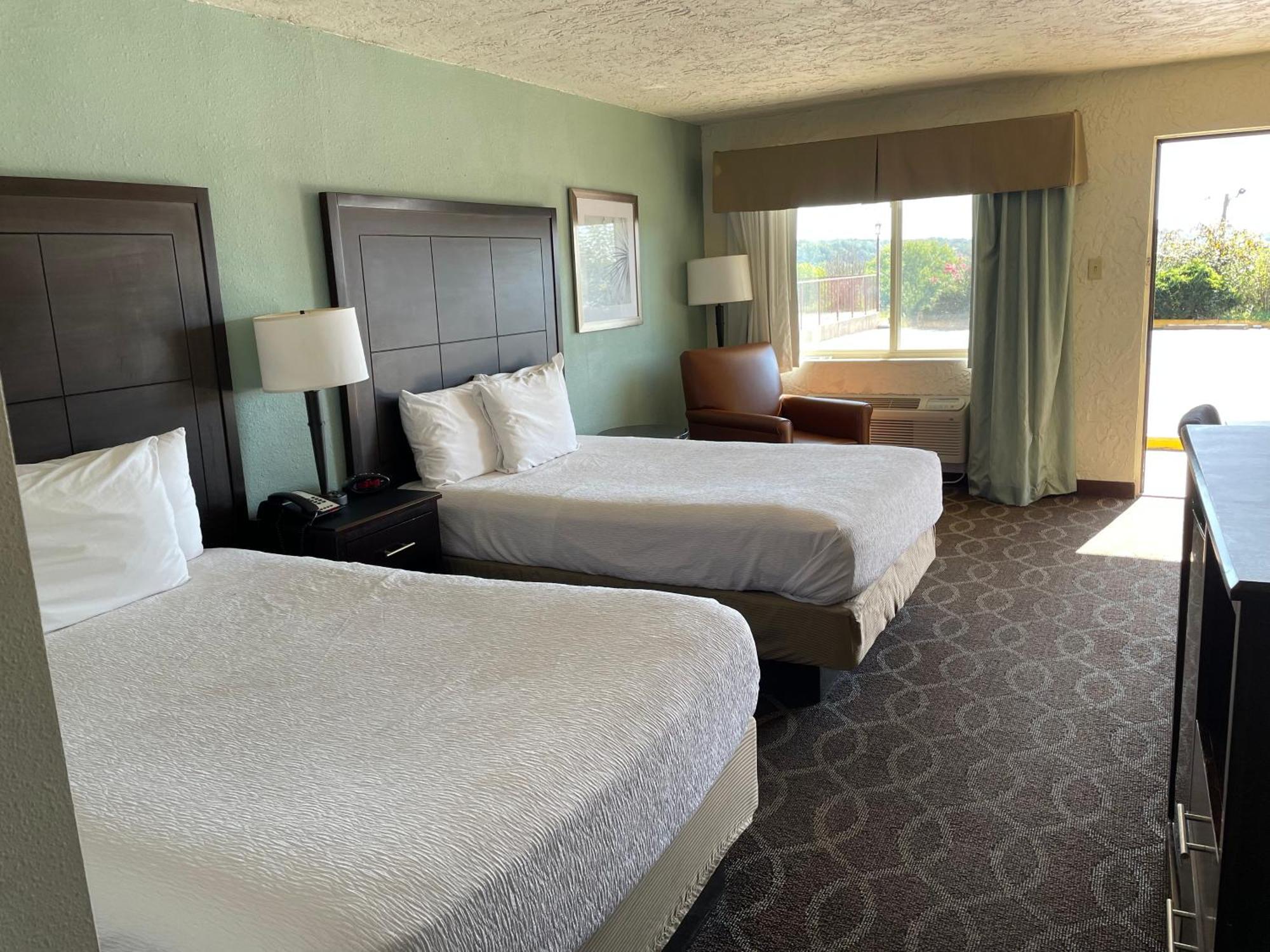 Quality Inn Clinton North Buitenkant foto