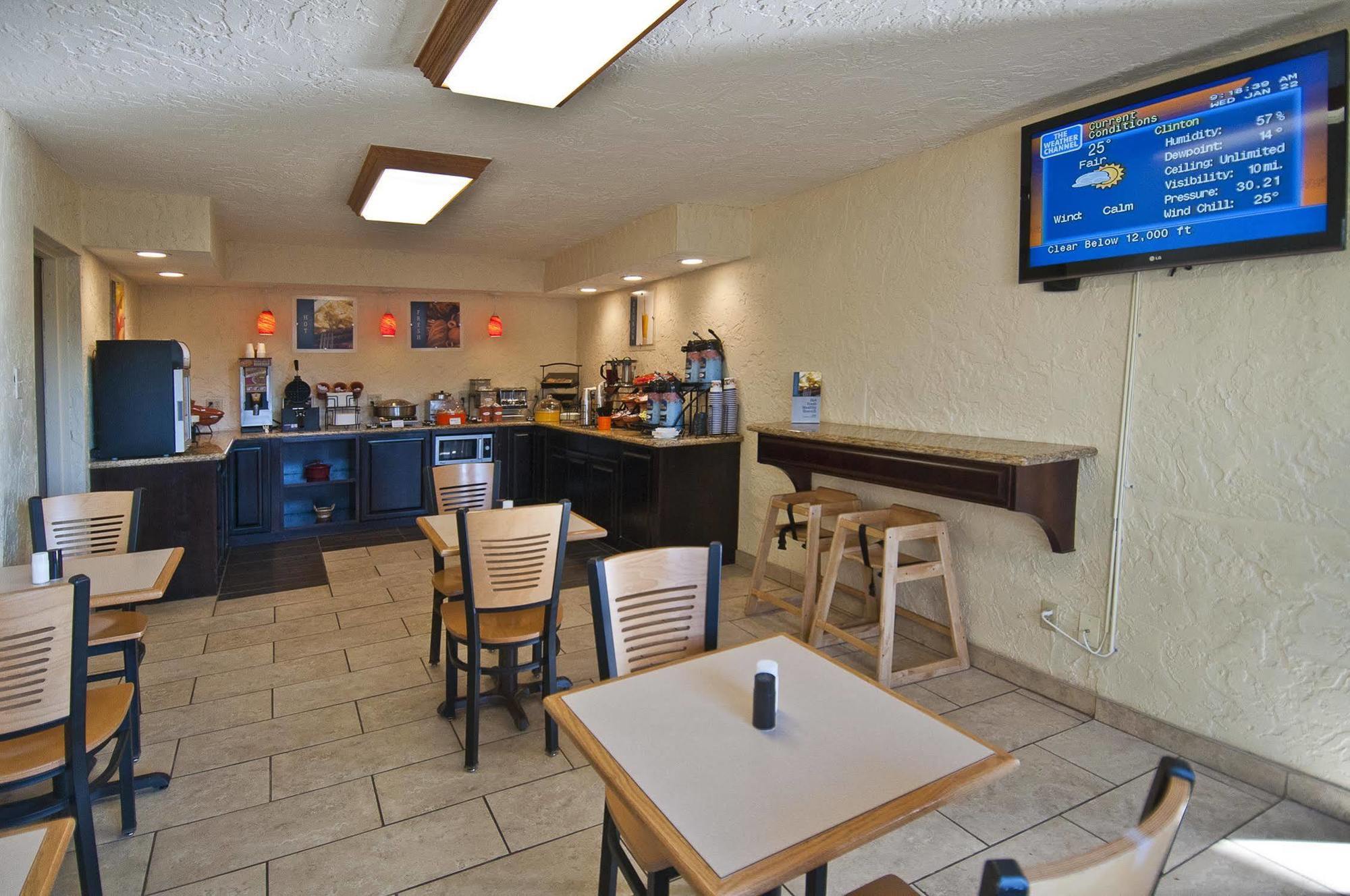 Quality Inn Clinton North Buitenkant foto