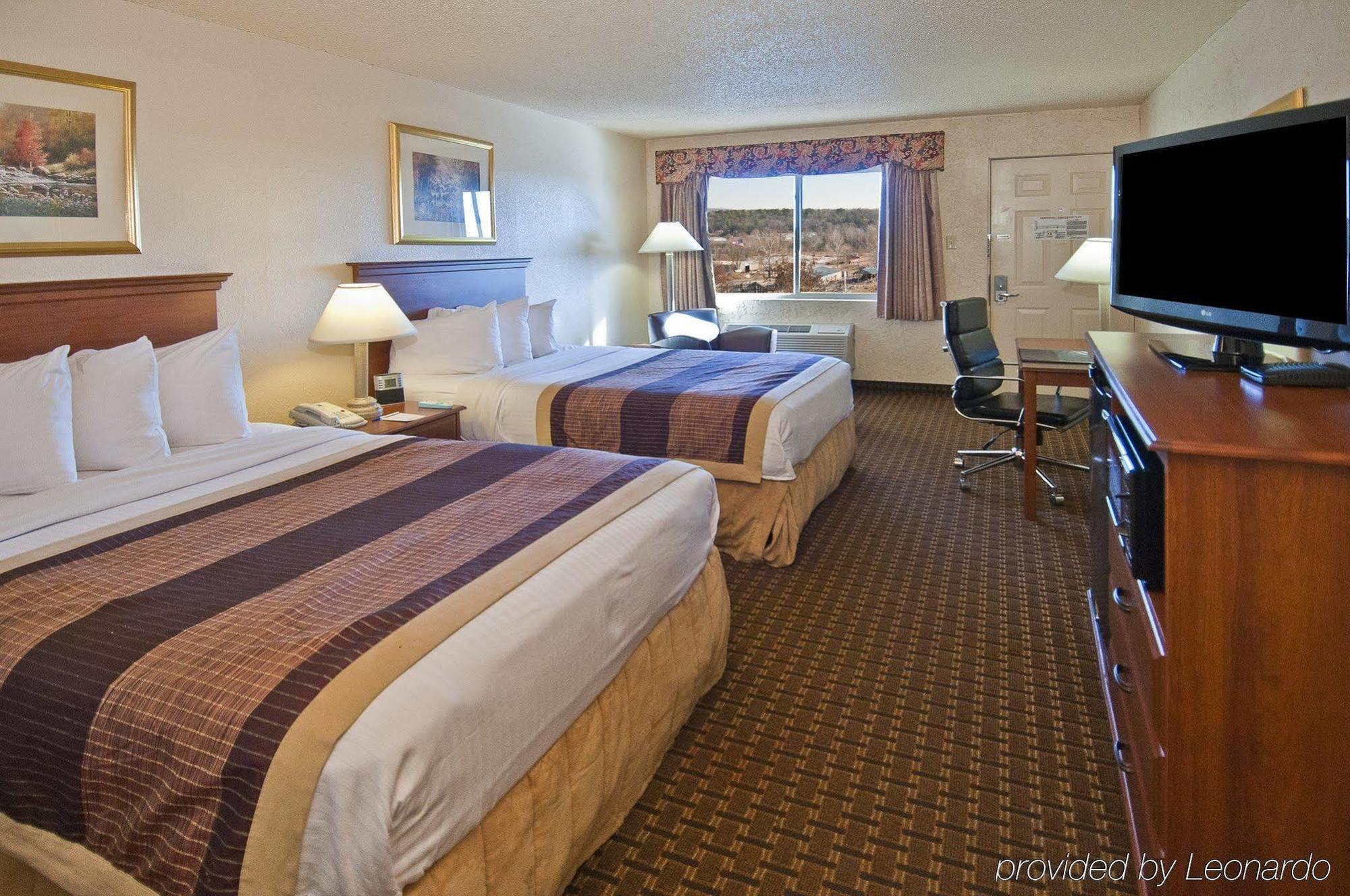 Quality Inn Clinton North Buitenkant foto